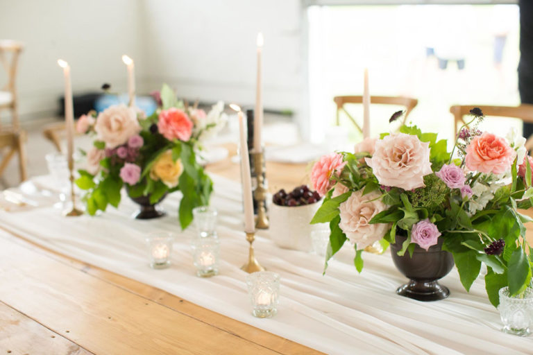 Table flowers in the barn